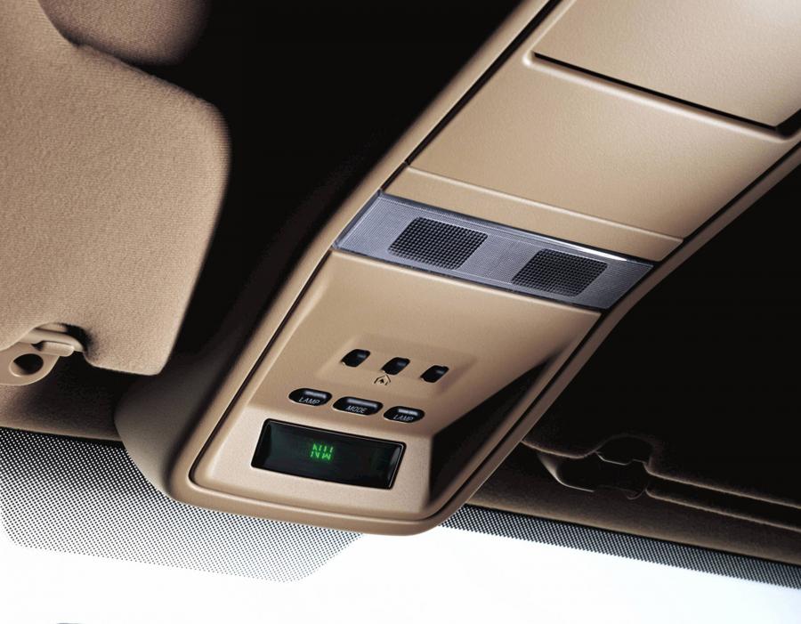 Детали интерьера Mercury Grand Marquis 2003 года  (фото 6 из 19)